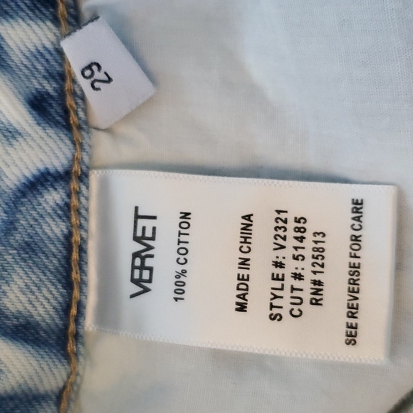 Jeans - Picture 4 of 9